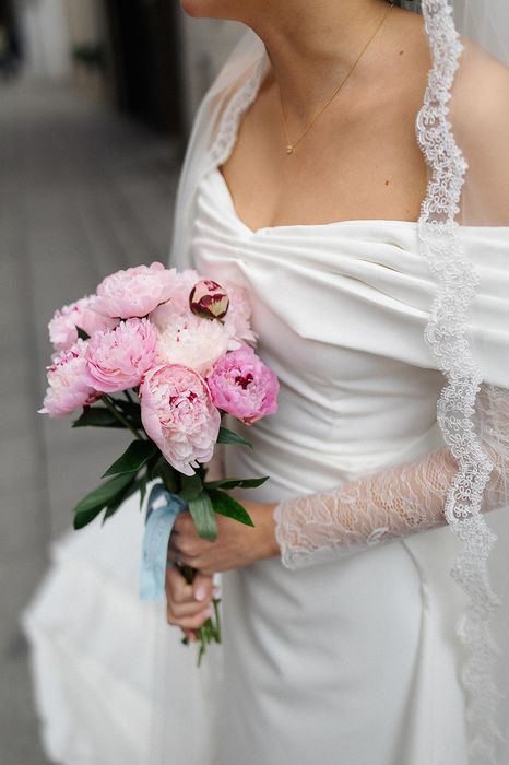 Sofía con vestido de novia Laura Lucena Atelier